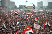 2012년 6월, 모하메드 무르시가 선거에서 승리하자 광장에 나와 기뻐하는 무슬림 형제단 지지자들. ⓒ오픈도어선교회 제공
