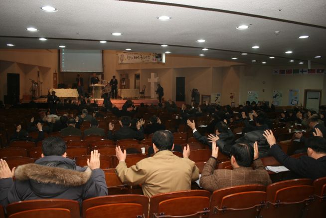 예장 대신과 백석이 9일 ‘통합 선언 합의서’를 작성·공증했다. 대신측 전광훈 총회장은 이날 오후 안양 새중앙교회에서 열린 ‘통합선언총회 설명회 수도권 모임’에서 이 내용을 공개했