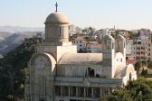 이슬람의 위협속에서도 의연하게 서있는 레바논 교회