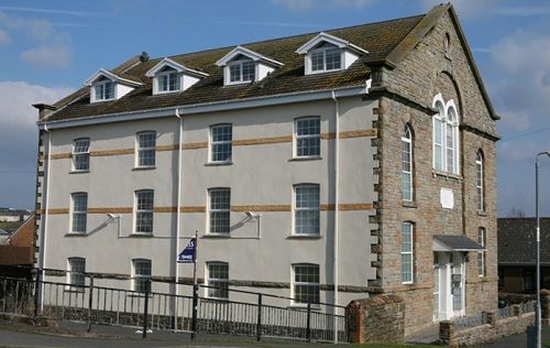 영국 남부 웨일즈에 아파트로 변한 침례교회.