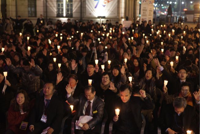 홀리위크 2015 기도장면 촛불
