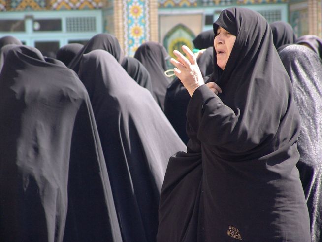 이란의 무슬림 여성들.