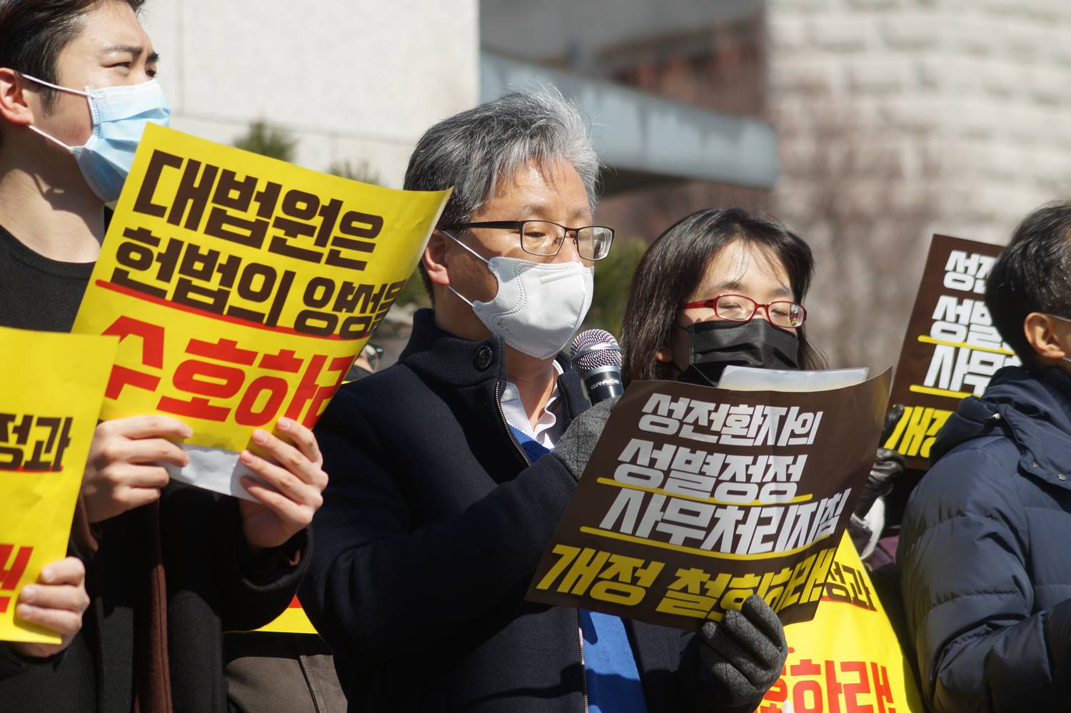 ▲한국성과학연구협회의 입장을 발표하고 있는 이명진 성산생명윤리연구소 소장. ⓒ김신의 기자