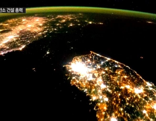 한반도 위성 북한 암흑 촬영 NASA