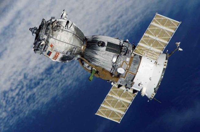 지구 위성 우주선 공간 대기권 밖의 우주 인공위성 정거장 궤도 스테이션