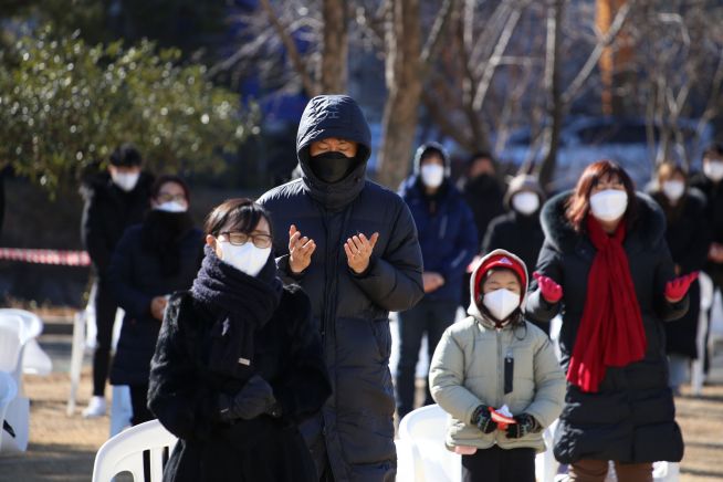 부산 세계로교회 잔디밭 예배 