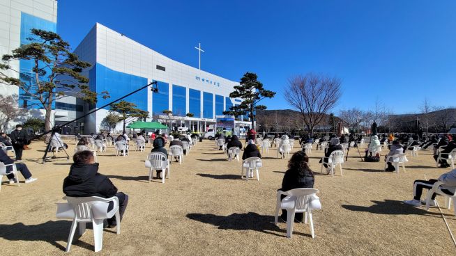 부산 세계로교회(담임 손현보 목사) 잔디밭 예배 