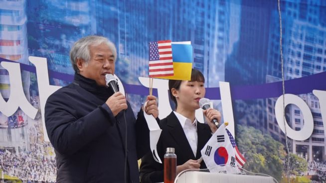 한국교회 지도자들과 성도들, 그리고 애국시민들이 3.1절을 맞아 광화문 이승만광장과 청계광장에서 ‘3.1절 광화문 1천만 국민기도회’를 개최했다. 