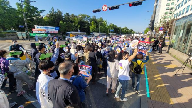 수도권기독교총연합회(대표회장 김선규 목사)가 주관한 이 행사에는, 주일 오후임에도 불구하고 전국 각지에서 수천 성도들이 모여 뜨겁게 기도했다.