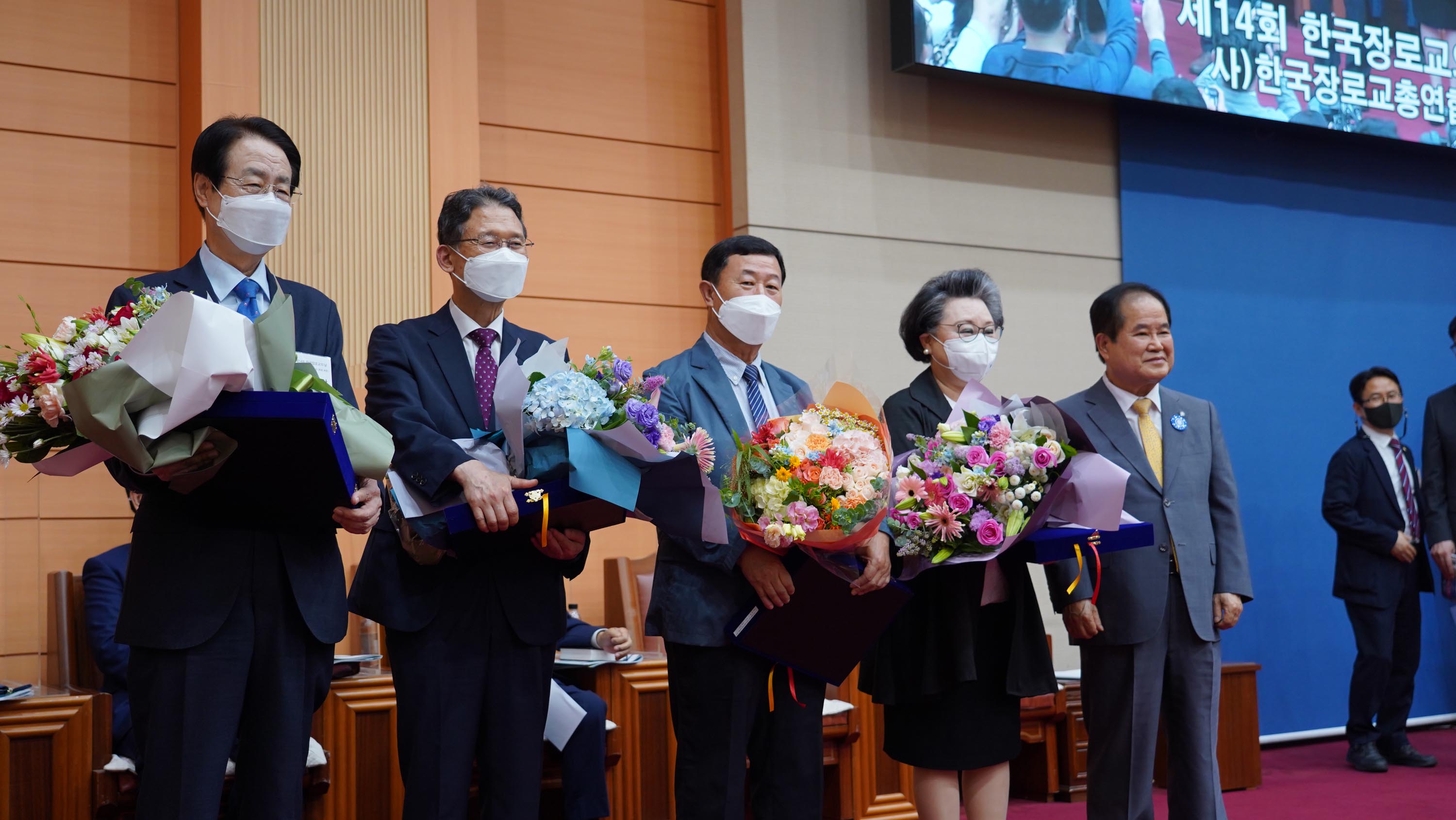 ▲올해 자랑스러운 장로교인상에는 목회부문 채영남 목사(본향교회, 통합), 교육부문 조성국 교수(고신대 기독교교육과), 선교부문 강인중 선교사(합동GMS 행정사무총장, 전 케냐 선교사), 특별상 故 주선애 명예교수가 수상했다. ⓒ송경호 기자