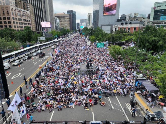 자유통일과 주사파 척결을 위한 ‘8.15 국민대회’ 참석자들이 광화문 이승만 광장 일대를 가득 메웠다 ⓒ주최측 제공