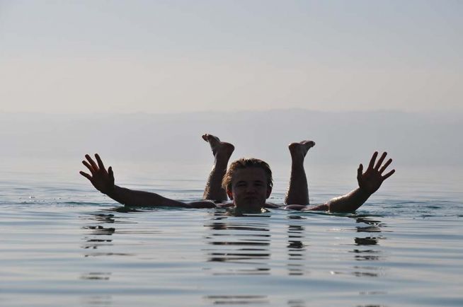 사해 이스라엘 요단강 수위 수심 해수면 수영