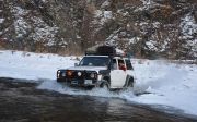 몽골 강 얼음 눈 오프로드 자동차 여행