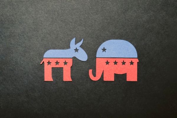 미국의 민주당과 공화당을 상징하는 동물인 당나귀와 코끼리. 