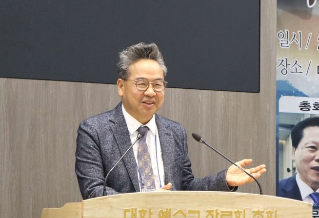 김용희 목사, 예상 대신 총회 목회자 후보생 교육