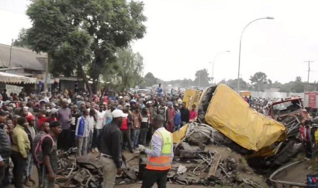 탄자니아 북부 아루샤의 응가람토니 교외에서 발생한 교통사고로 외국인 3명을 포함해 최소 15명이 사망했다. 