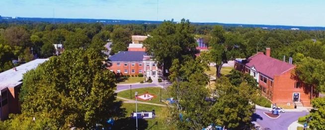 미국 노스캐롤라이나주 롤리에 위치한 성공회 산하 교육기관인 세인트 어거스틴 대학교 본교.  