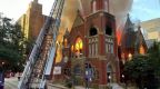 미국 텍사스주 댈러스에 있는 유서 깊은 제일침례교회 성소가 지난 7월 19일 4등급 화재로 휩싸였다.  