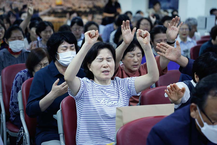 ▲성도들이 기도하고 있다. ⓒ에스더기도운동