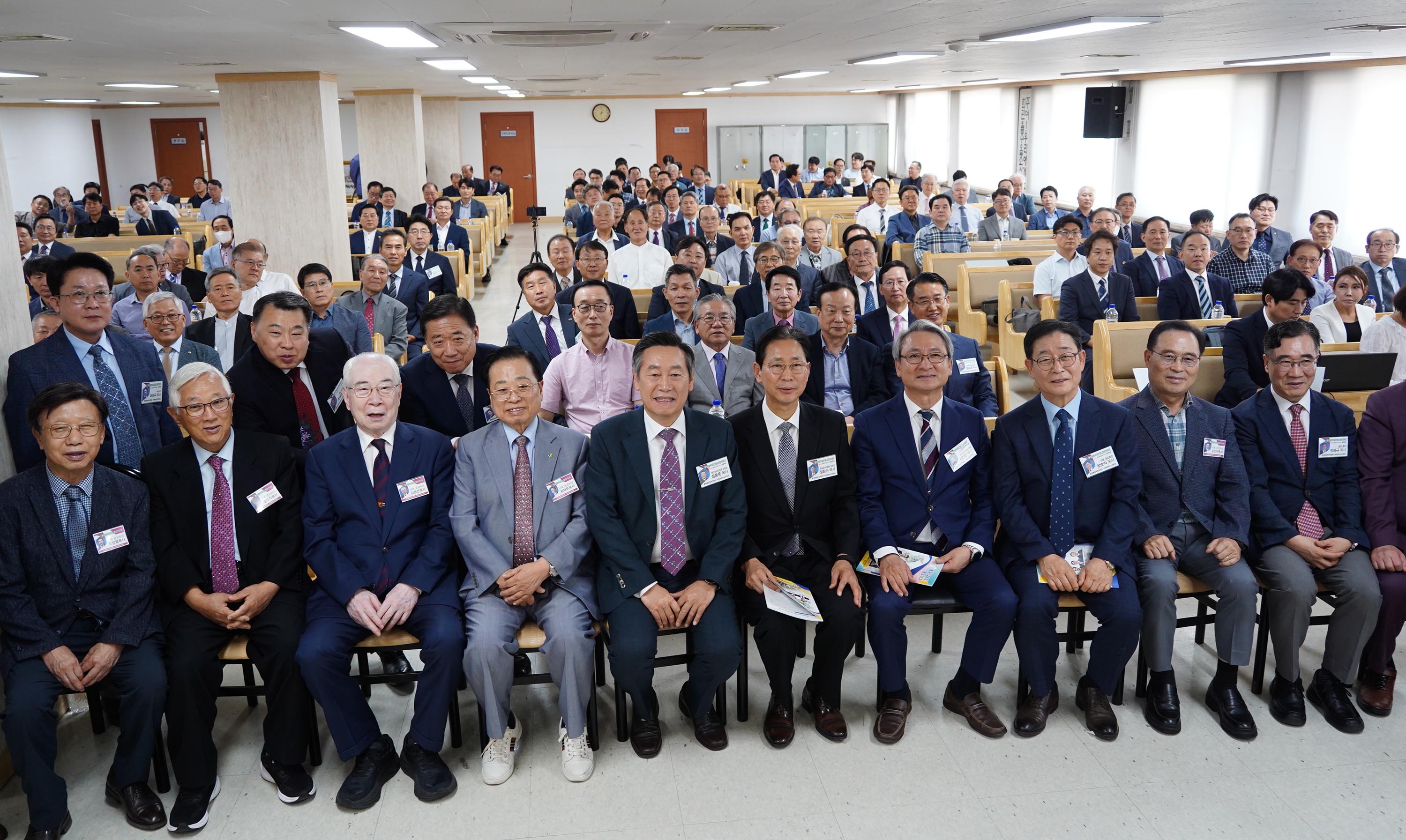 ▲ &lsquo;통일선교포럼과 통일기도회&rsquo; 주요 관계자들이 기념촬영을 하고 있다. ⓒ송경호 기자