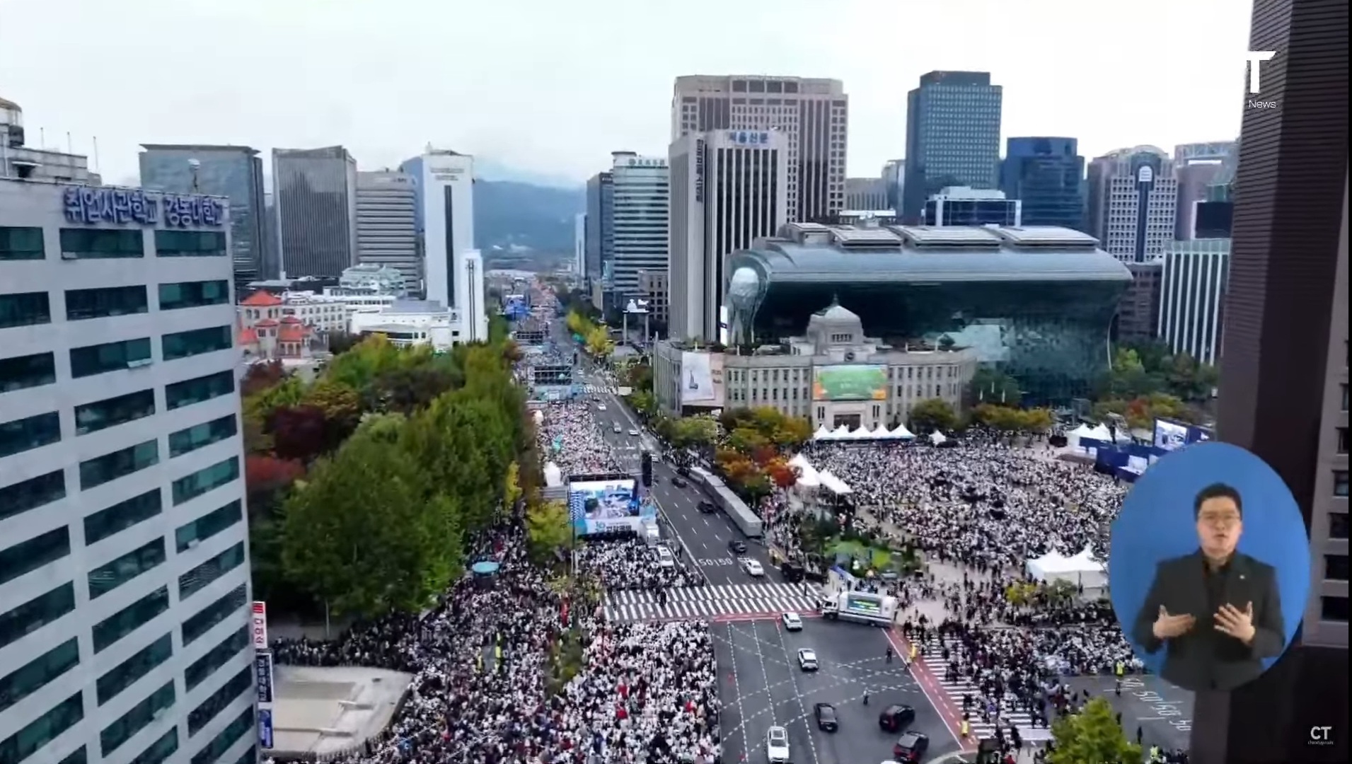 ▲10.27 한국교회 200만 연합예배 및 큰 기도회가 개최된 서울시청 앞 광장, 광화문, 여의도, 서울역 일대에서 드론으로 촬영한 모습들. ⓒ크리스천투데이 유튜브