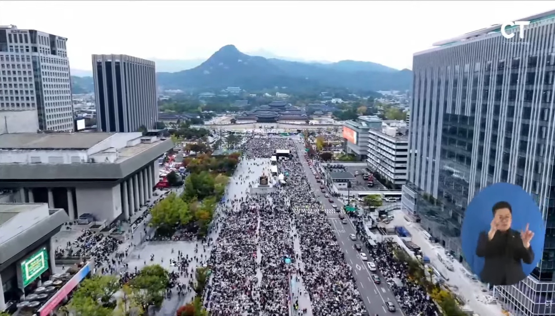 ▲10.27 한국교회 200만 연합예배 및 큰 기도회가 개최된 서울시청 앞 광장, 광화문, 여의도, 서울역 일대에서 드론으로 촬영한 모습들. ⓒ크리스천투데이 유튜브