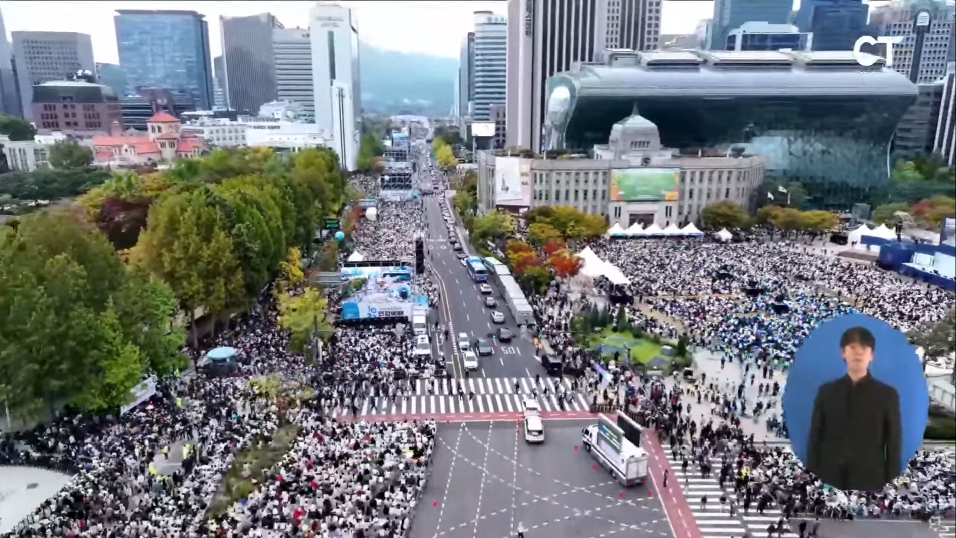 ▲10.27 한국교회 200만 연합예배 및 큰 기도회가 개최된 서울시청 앞 광장, 광화문, 여의도, 서울역 일대에서 드론으로 촬영한 모습들. ⓒ크리스천투데이 유튜브