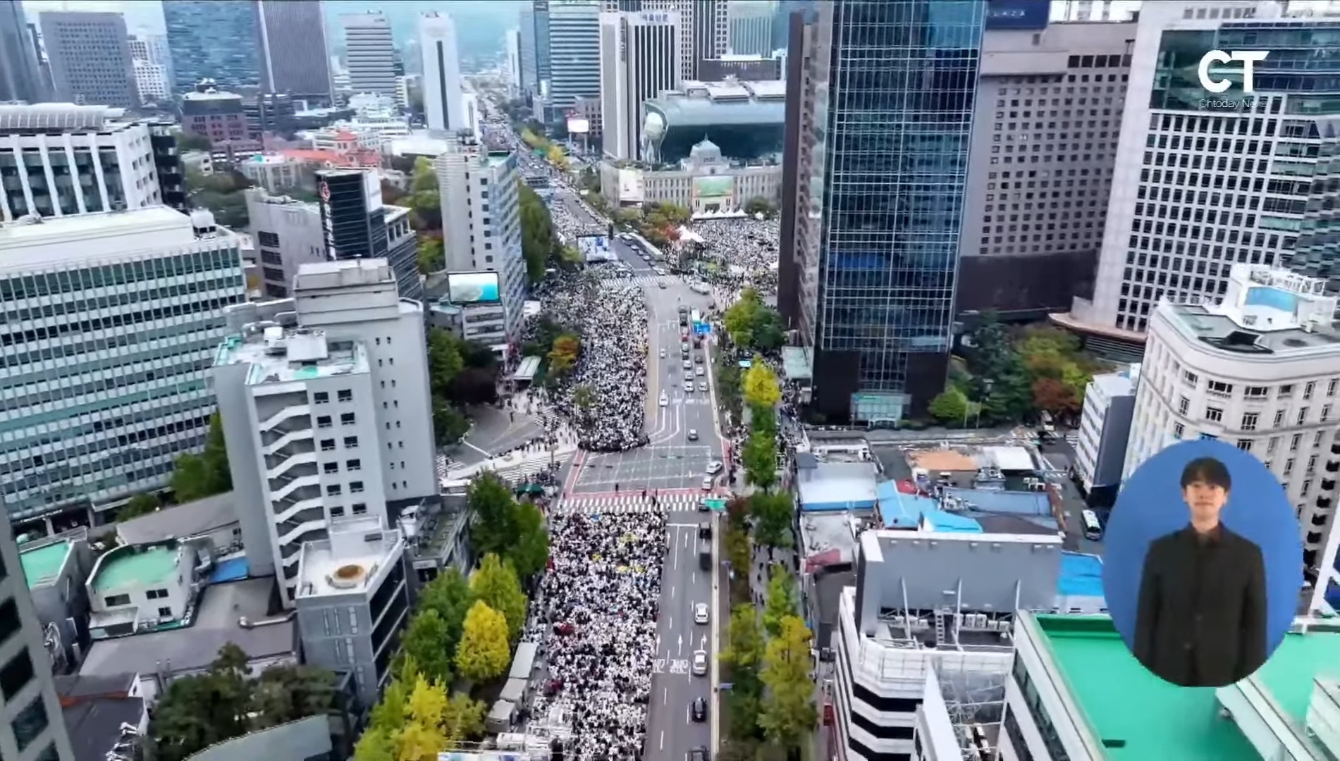 ▲10.27 한국교회 200만 연합예배 및 큰 기도회가 개최된 서울시청 앞 광장, 광화문, 여의도, 서울역 일대에서 드론으로 촬영한 모습들. ⓒ크리스천투데이 유튜브