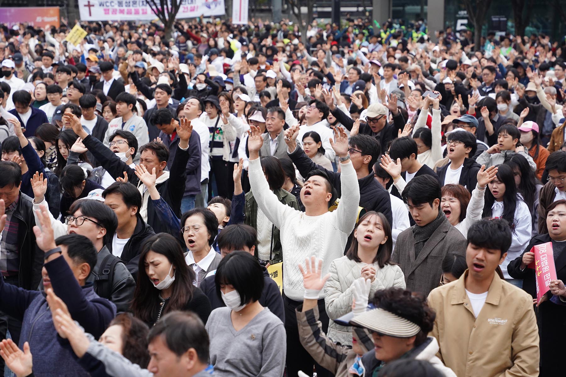 ▲10.27 한국교회 200만 연합예배 및 큰 기도회가 서울시청 앞 광장, 광화문, 서울역, 여의도 일대 등에서 동시에 개최됐다. ⓒ송경호 기자