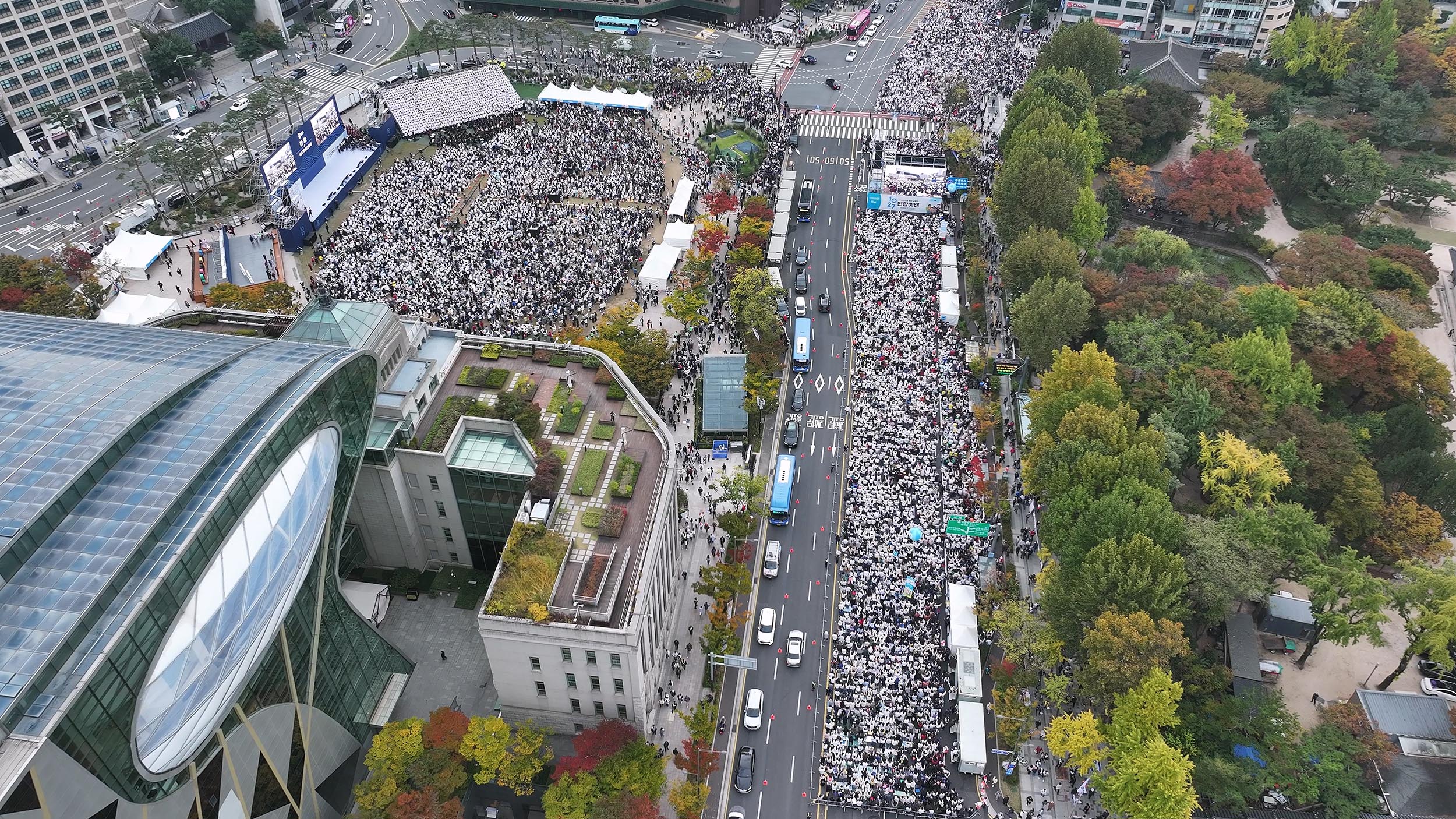 ▲10.27 연합예배 서울시청 앞 광장 및 인근 지역 드론 사진. ⓒ조직위