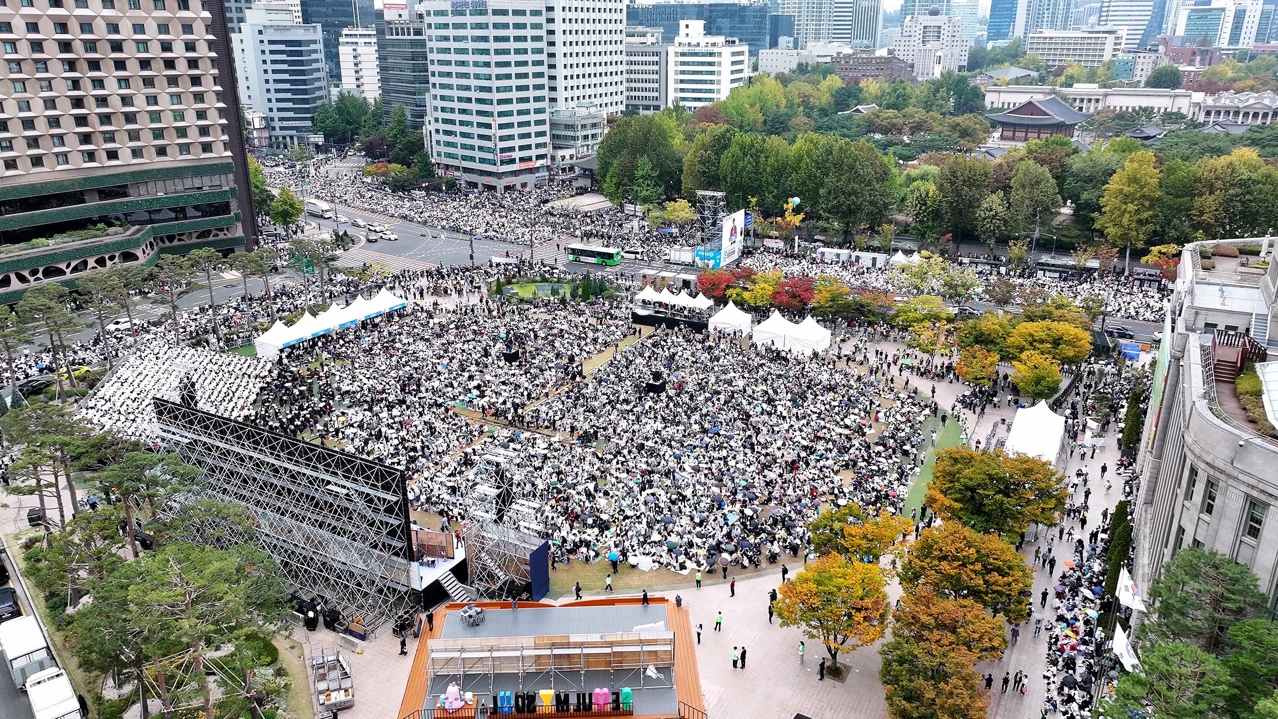 ▲10.27 연합예배 서울시청 앞 광장 및 인근 지역 드론 사진. ⓒ조직위