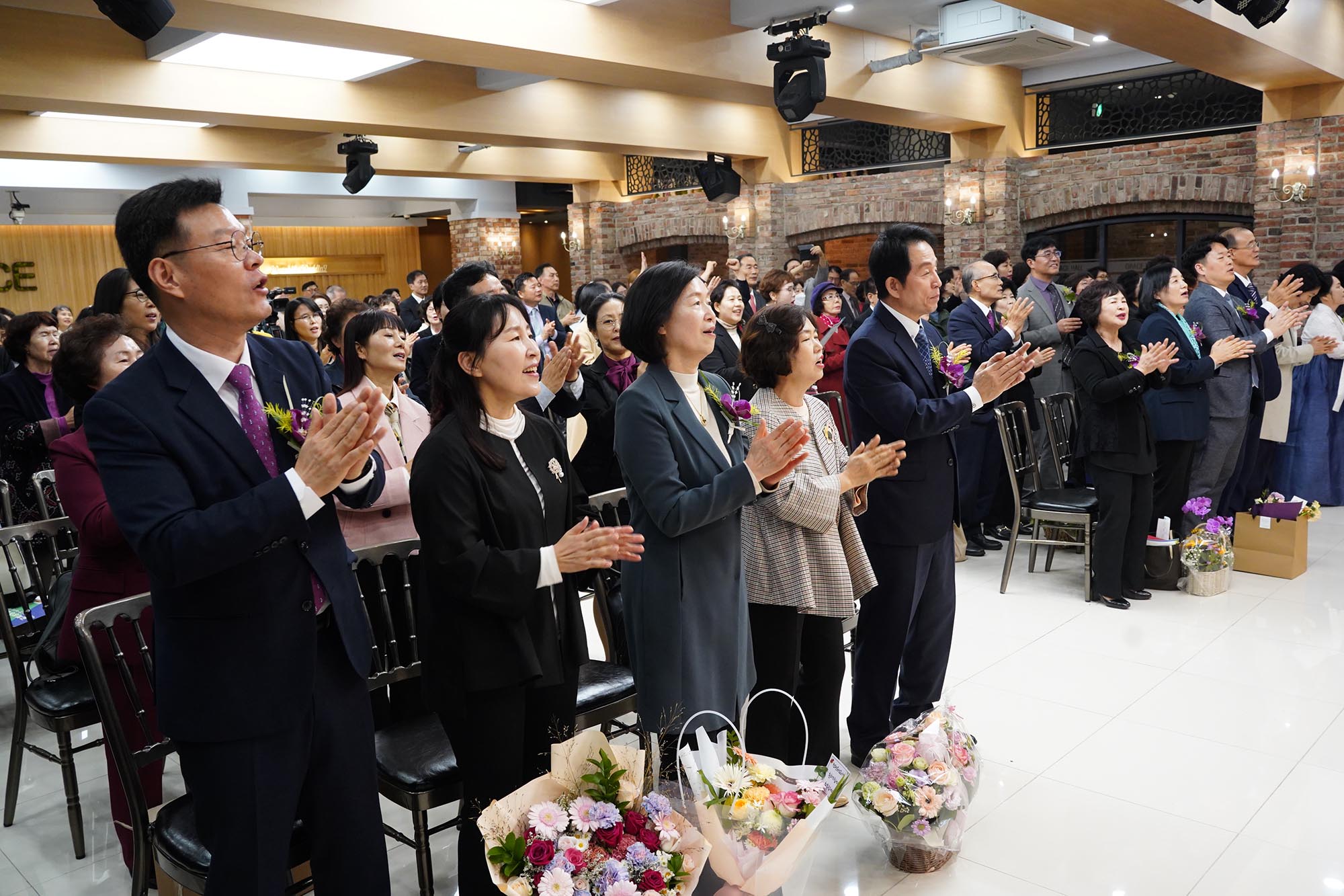 ▲초대교회 방법으로 한국교회 성장을 도모하는 교회성장연합회가 대표총재&middot;대표고문&middot;대표회장 취임감사예배를 갖고 출범했다. ⓒ송경호 기자