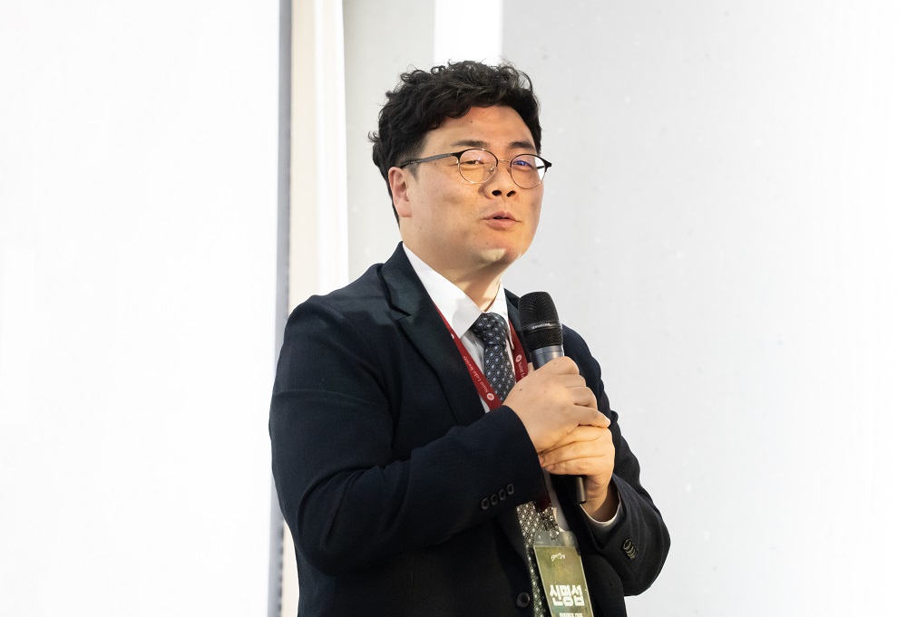 ▲성누가회 대표 신명섭 원장.